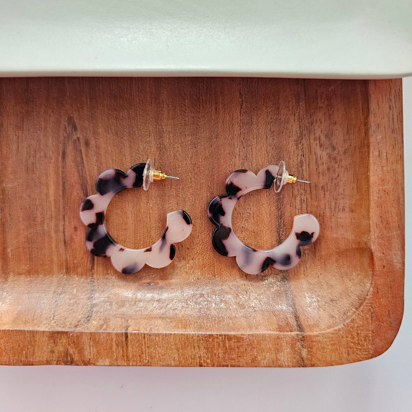 Flora Hoops - Blonde Tortoise / Flower Earrings