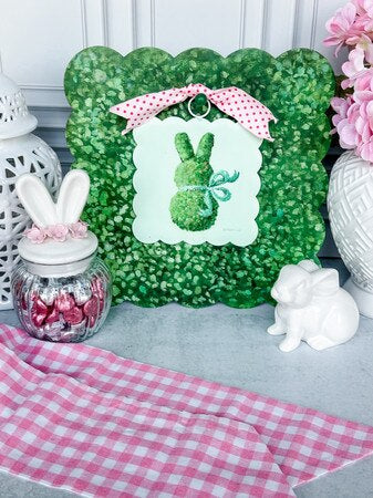 Mini gallery scallop green boxwood bunny