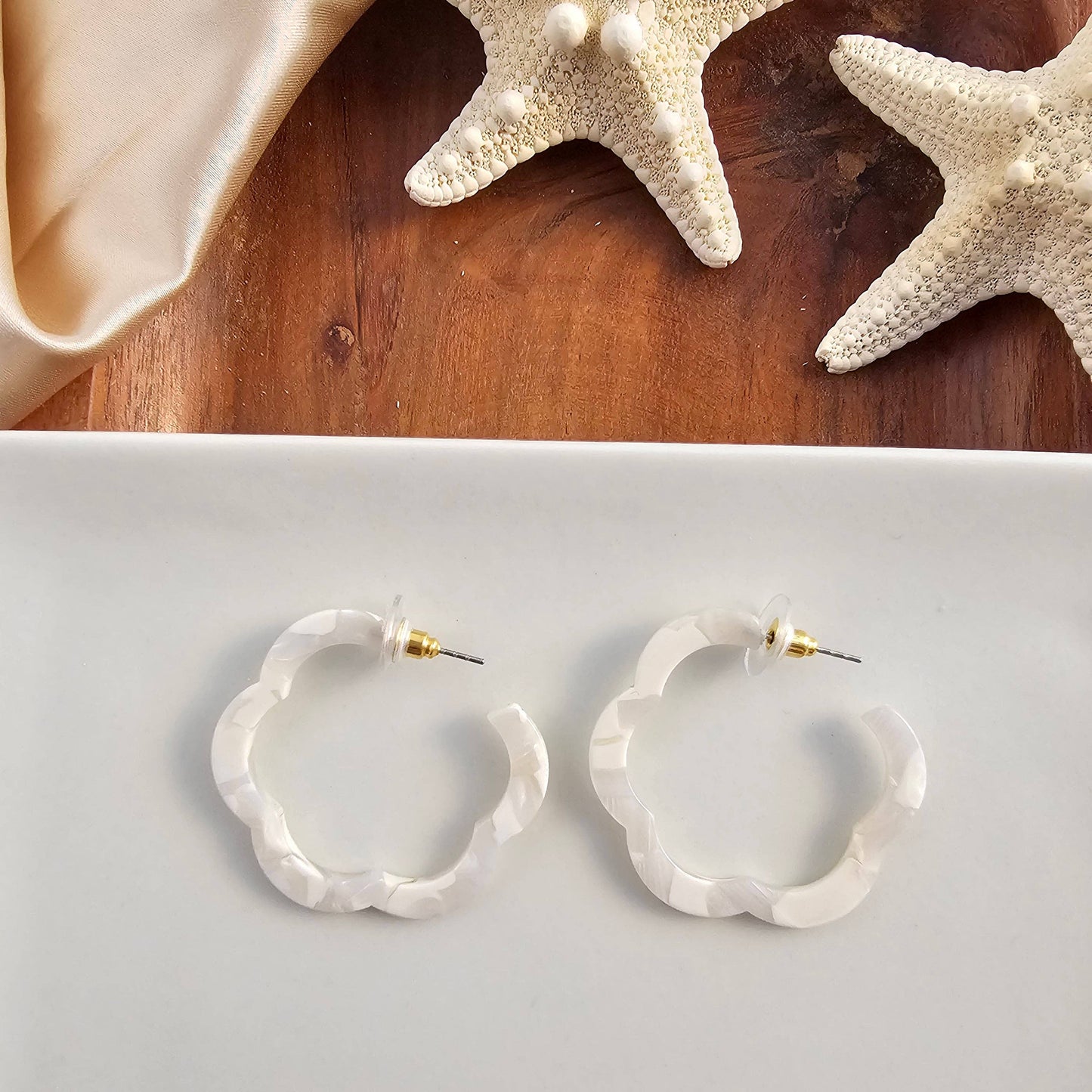 Posey Hoops - Breezy White / Earrings