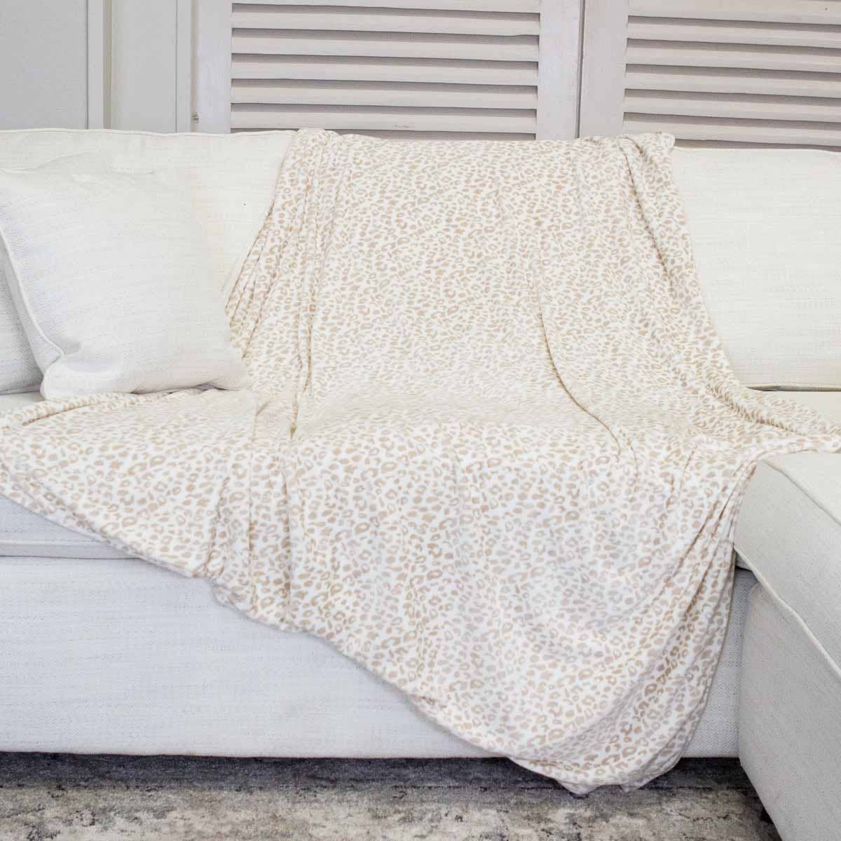 Leopard Harbin Throw   Soft White/Overcast   50x60