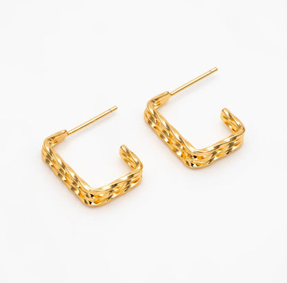 The Garner hoop studs 18k | hypoallergenic