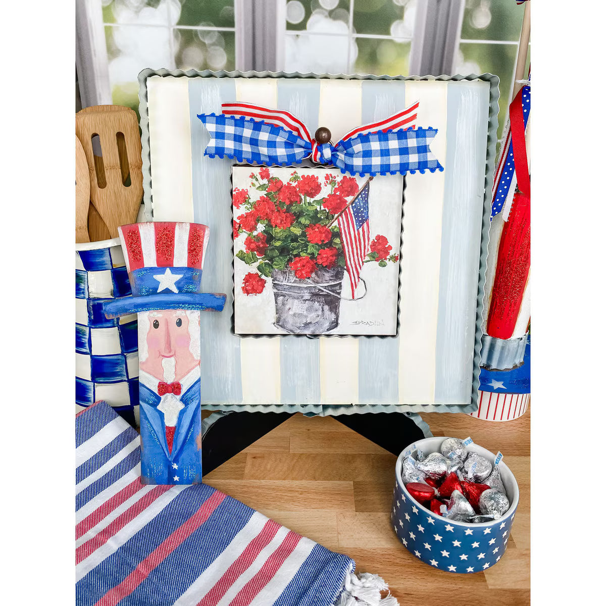 Mini art American bucket of geraniums