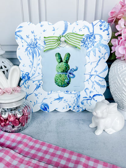 Mini gallery scallop blue boxwood bunny