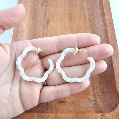 Posey Hoops - Breezy White / Earrings